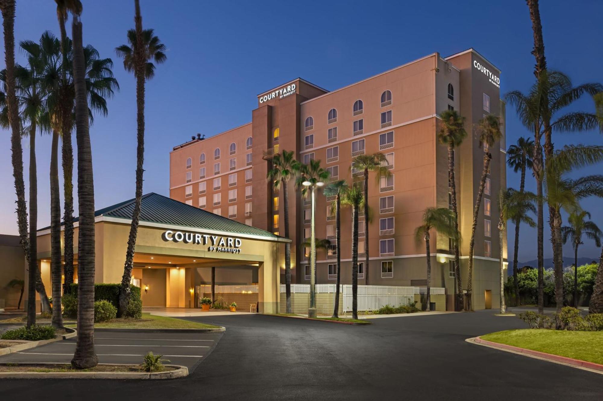 Courtyard By Marriott Baldwin Park Hotel Exterior photo