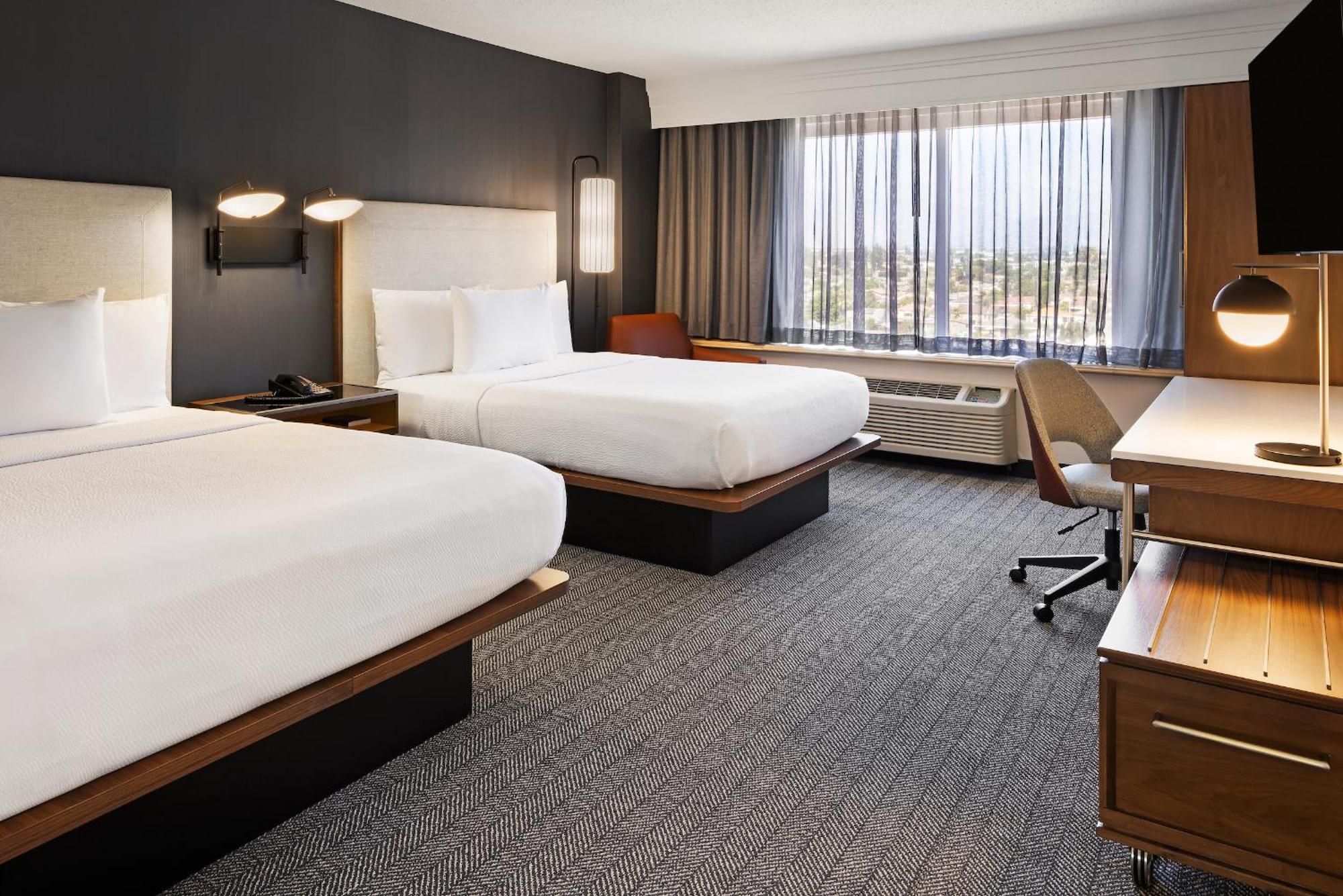 Courtyard By Marriott Baldwin Park Hotel Exterior photo