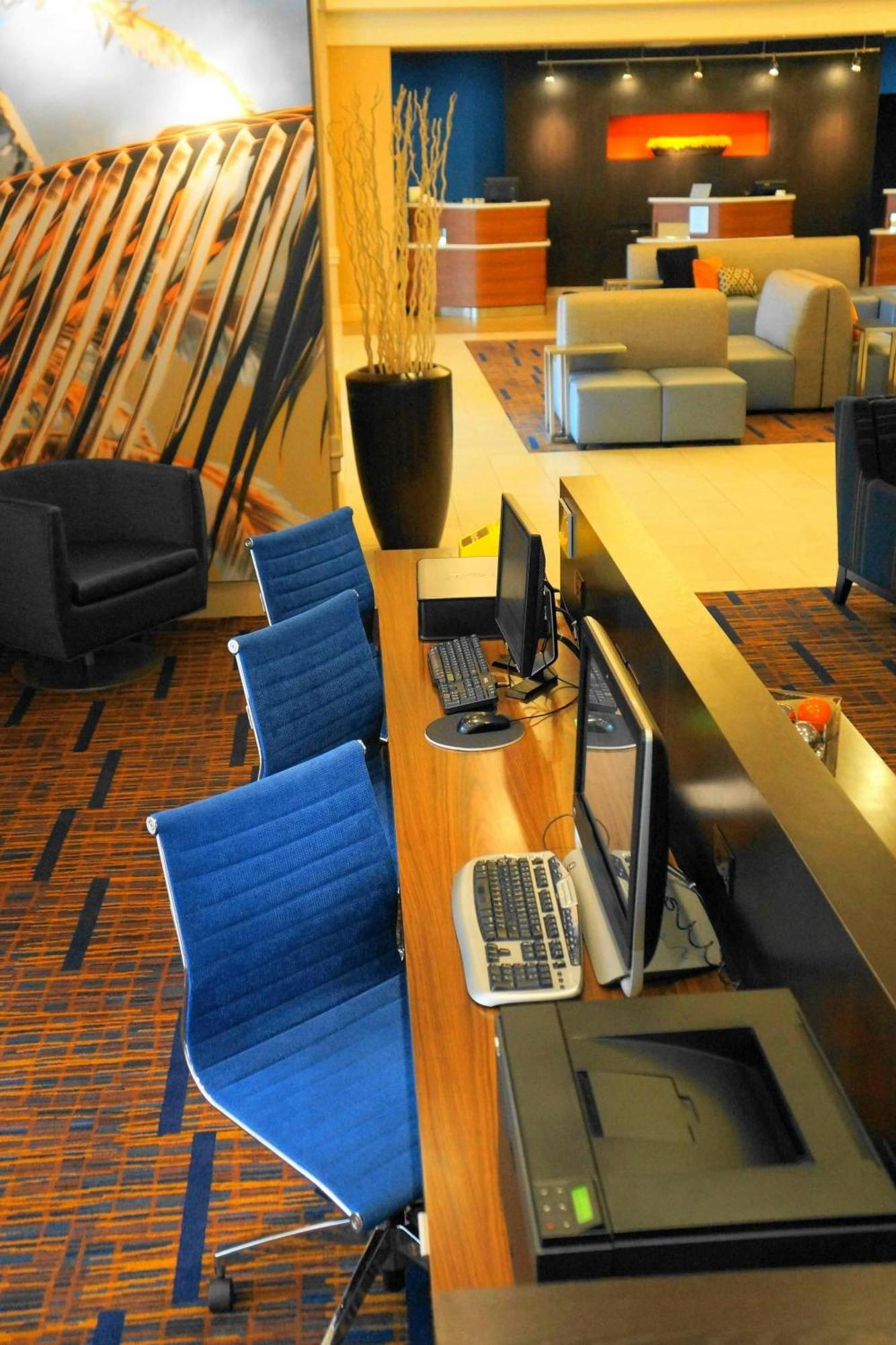 Courtyard By Marriott Baldwin Park Hotel Exterior photo