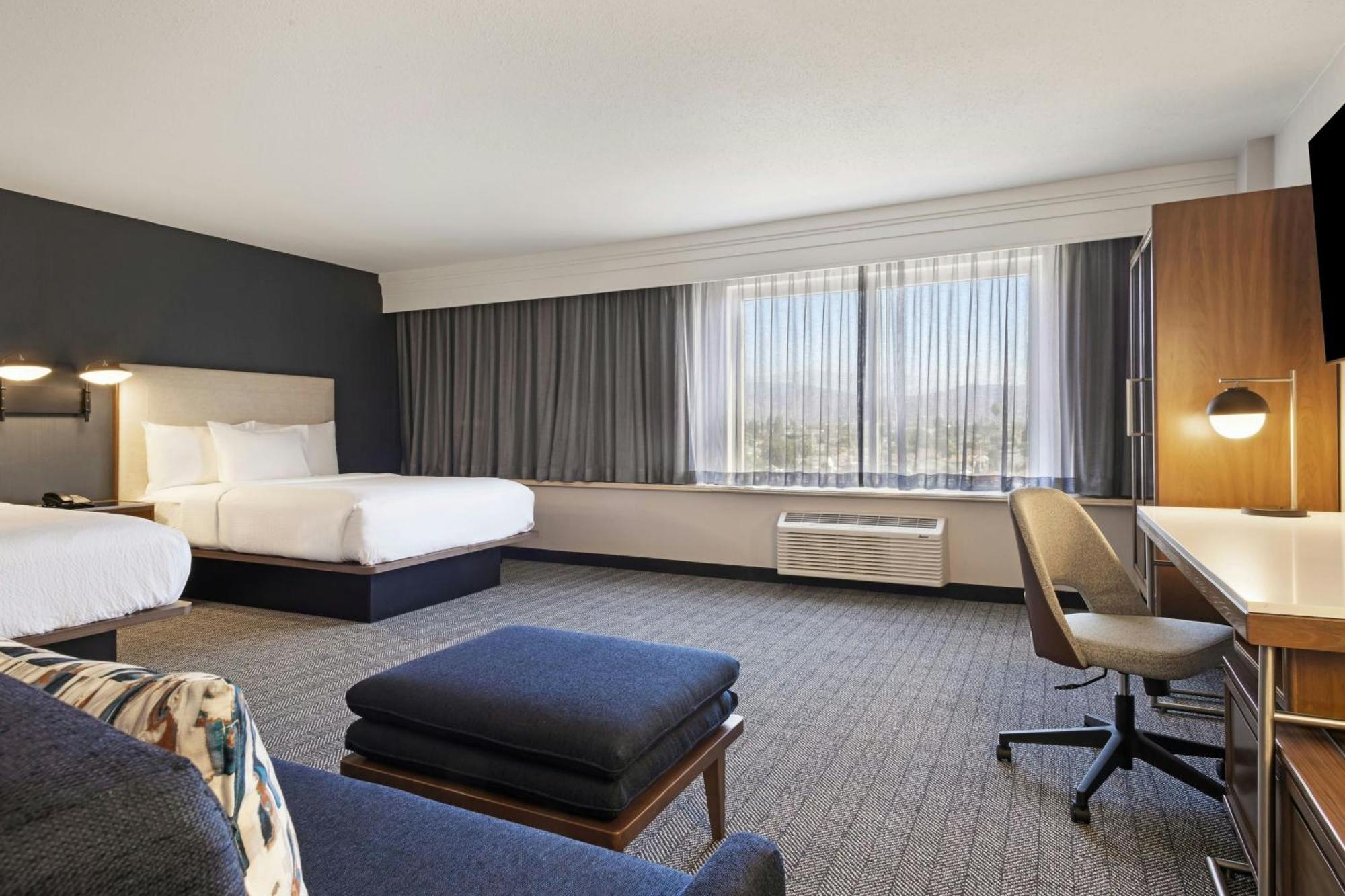 Courtyard By Marriott Baldwin Park Hotel Exterior photo