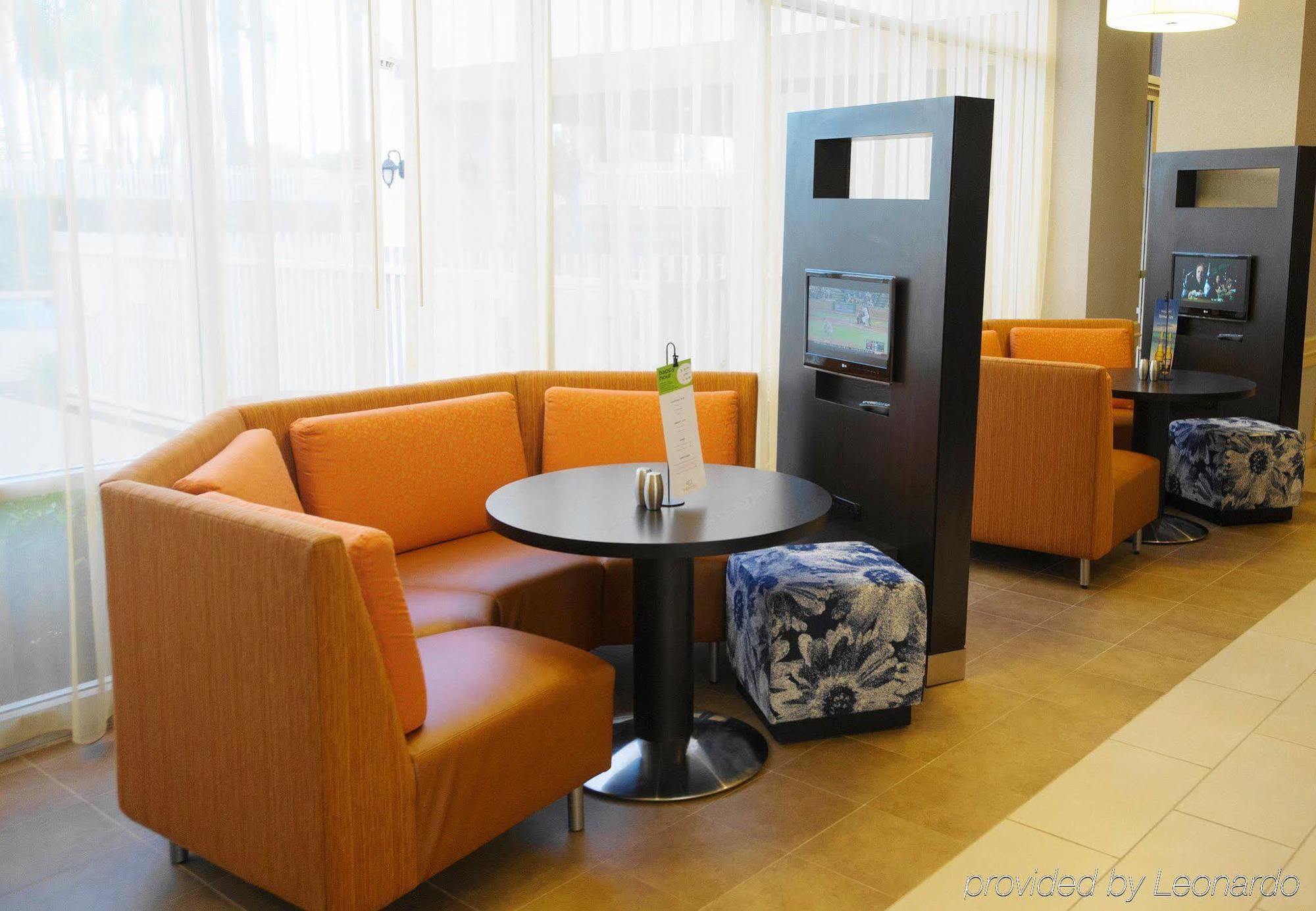 Courtyard By Marriott Baldwin Park Hotel Restaurant photo