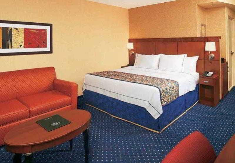 Courtyard By Marriott Baldwin Park Hotel Exterior photo