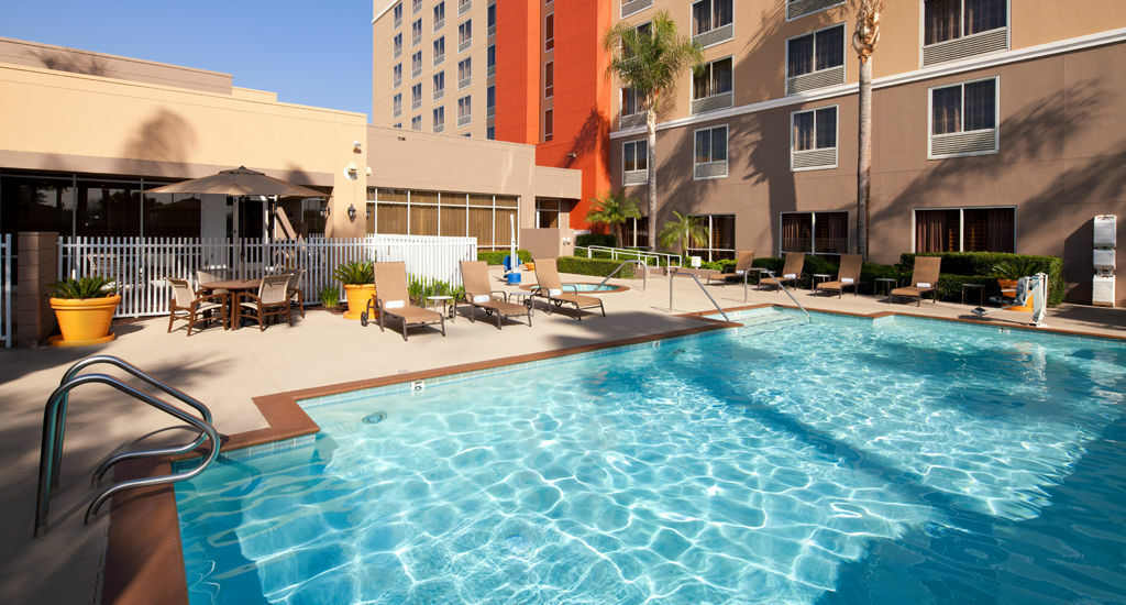 Courtyard By Marriott Baldwin Park Hotel Exterior photo